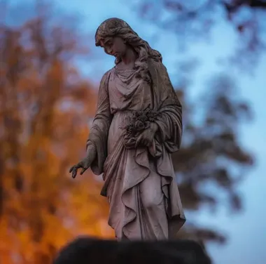 Trzy dodatkowe linie na Wszystkich Świętych. Autobusy połączą cmentarze